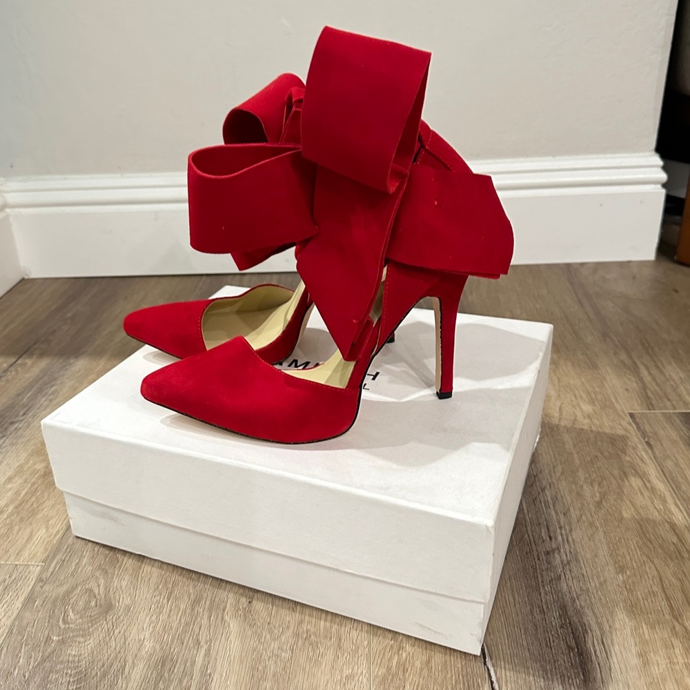 Aminah Abdul Jillil Signature Bow Heels